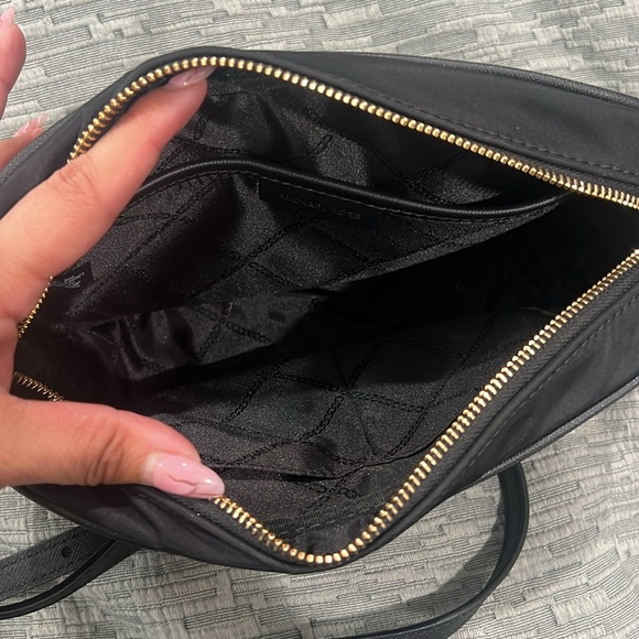 BNWT! Michael Michael Kors Jet Set Charm Black Crossbody - Picture 5 of 6